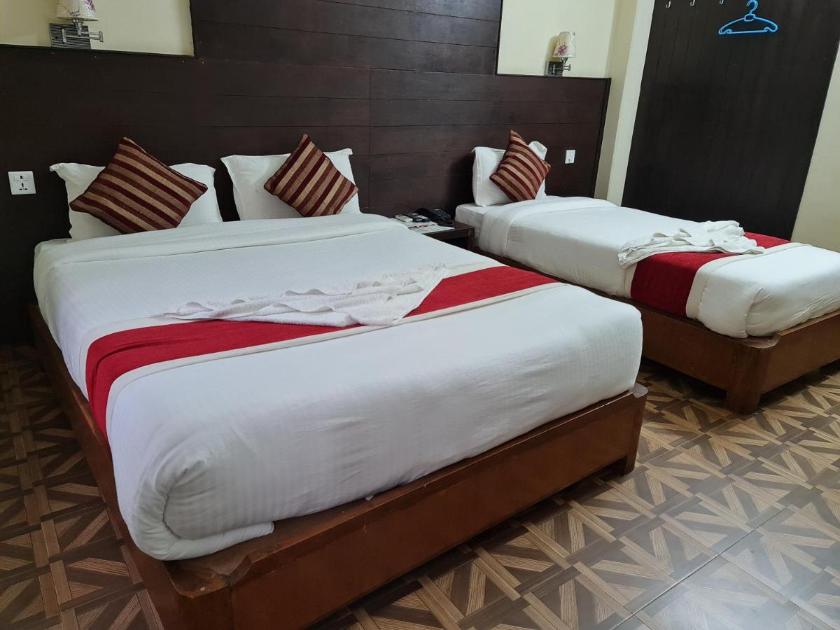 Middle Path & 4* Pokhara