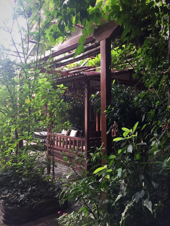 Hotel Middle Path & 4*