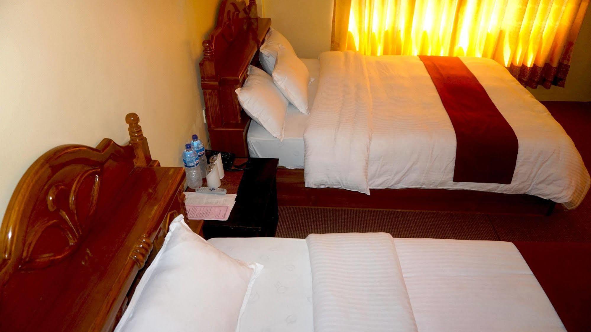 Middle Path & Hotel 4*