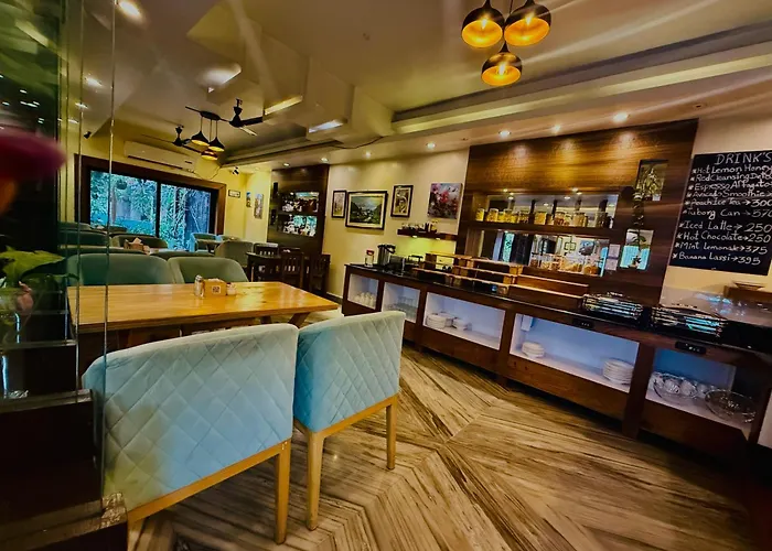 Hotel Middle Path & Spa