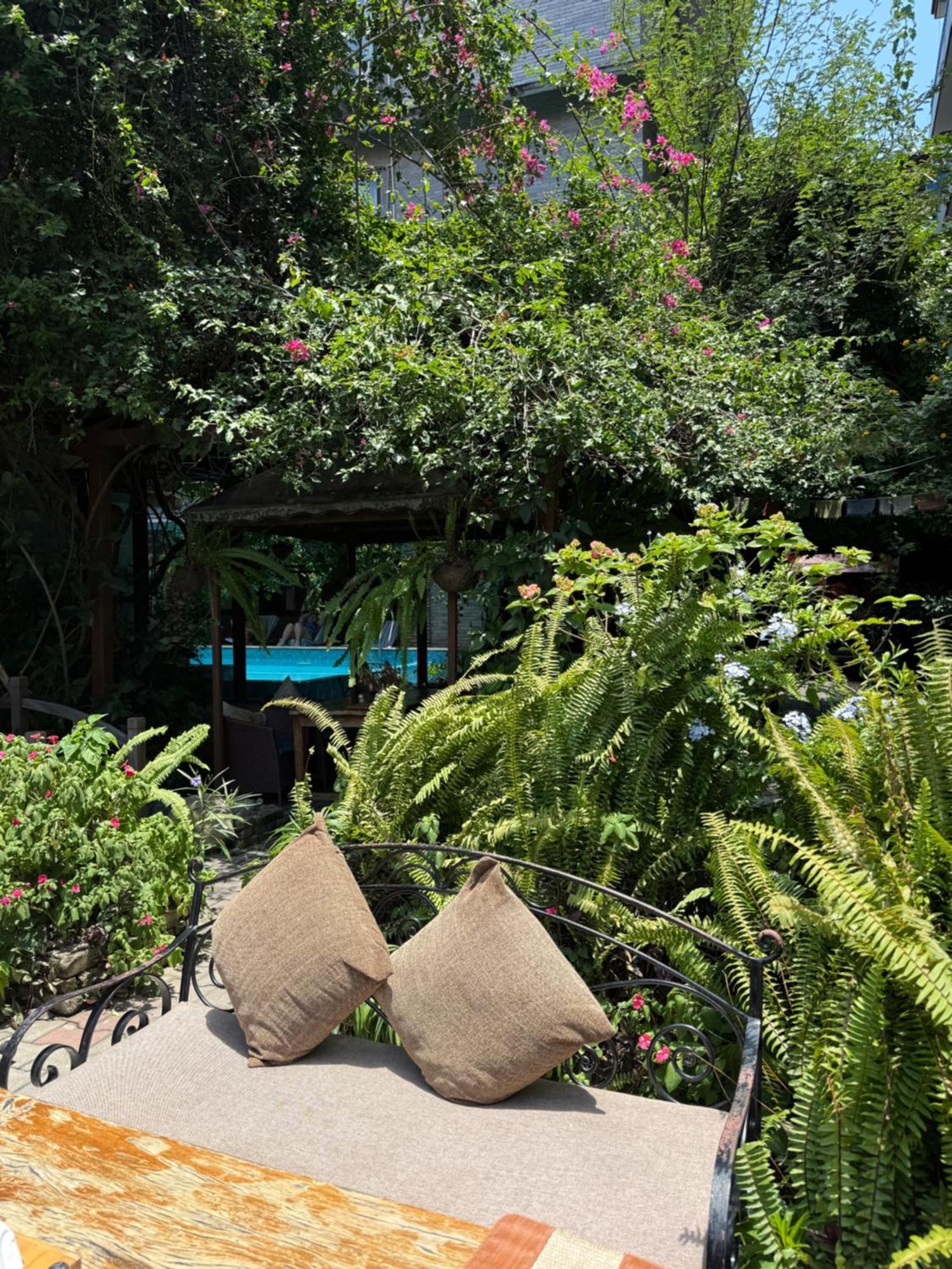 Middle Path & 4* Pokhara