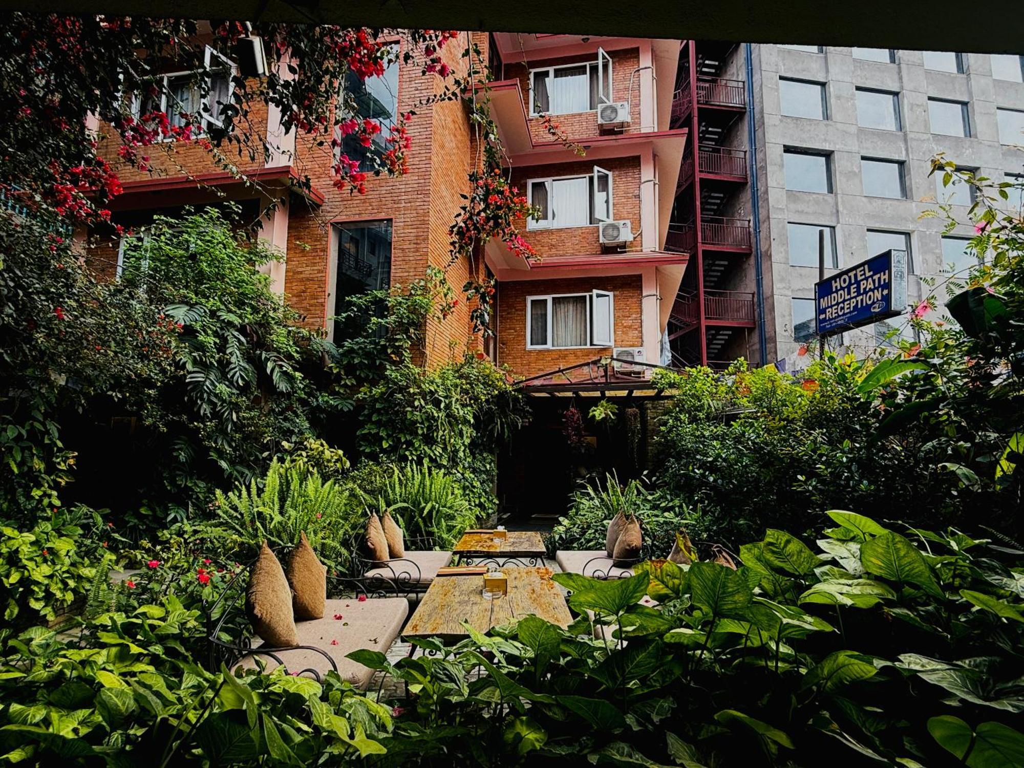 Hotel Middle Path &