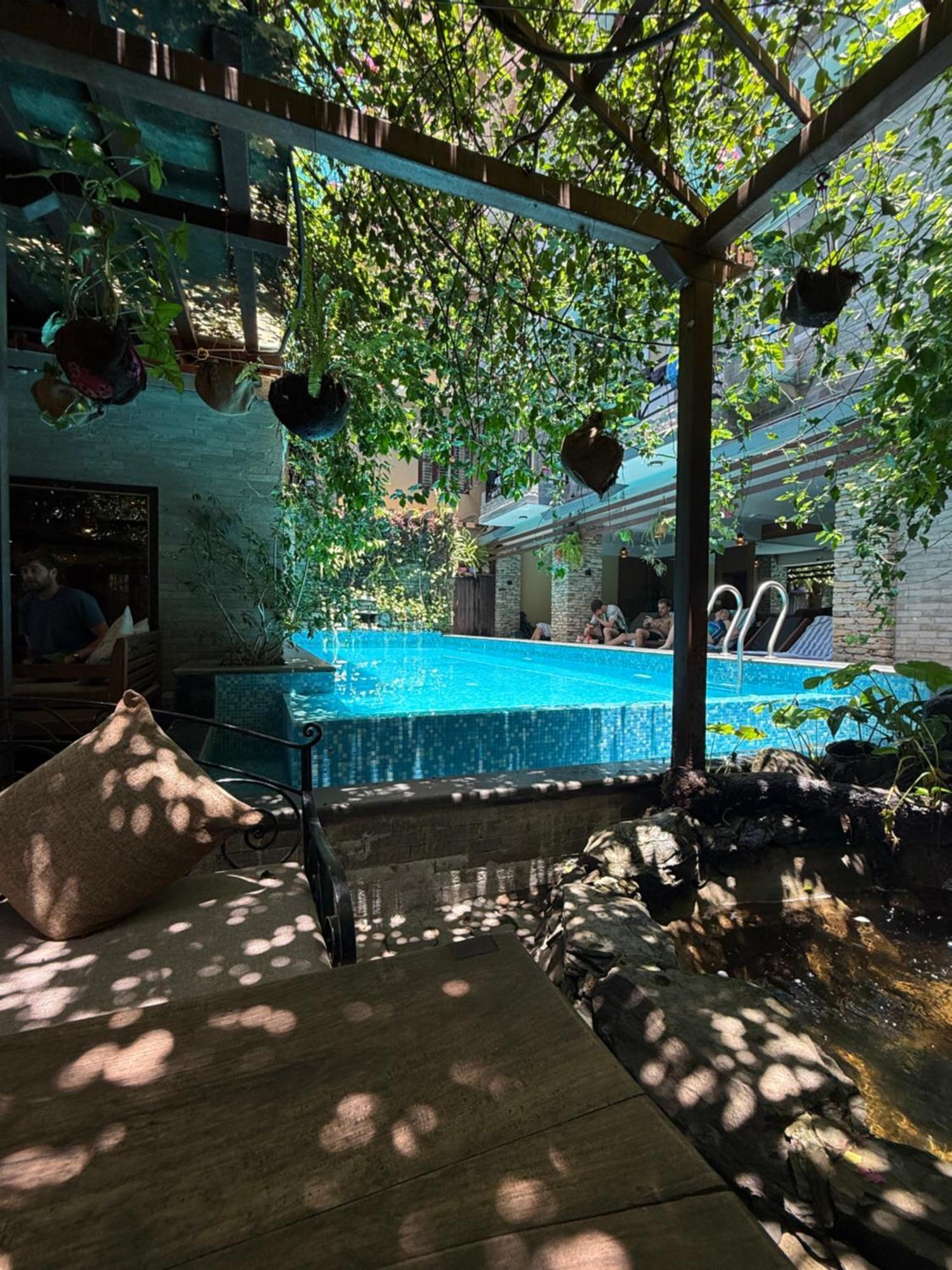 Middle Path & Hotel 4*