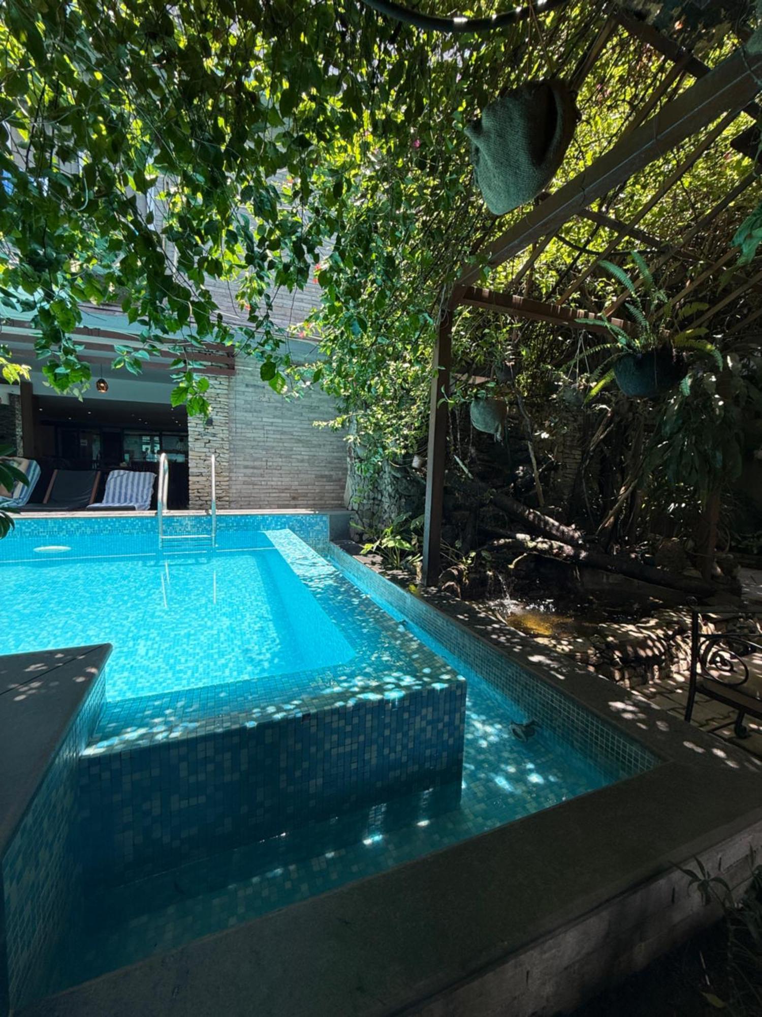 Hotel Middle Path & 4*